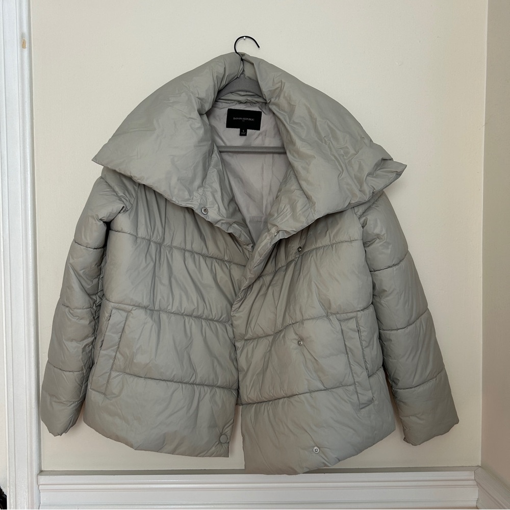 Banana Republic Wide Collar Puffer Coat, S